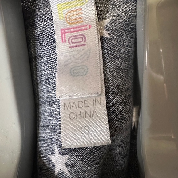 Lula Roe Black Star Print Women's Top - Picture 4 of 4